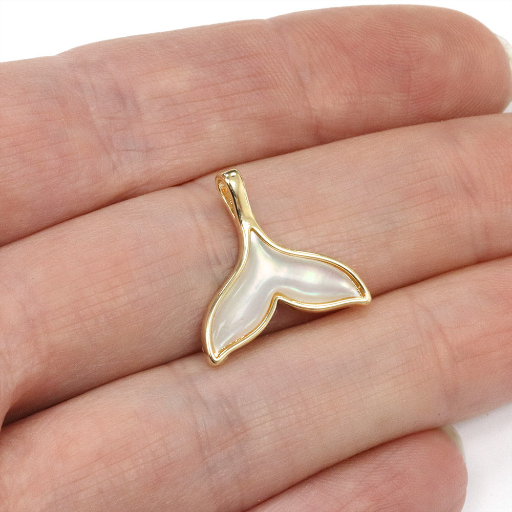 Shell Fin Pendant Gold Plated 17x17.5mm - Pack of 1